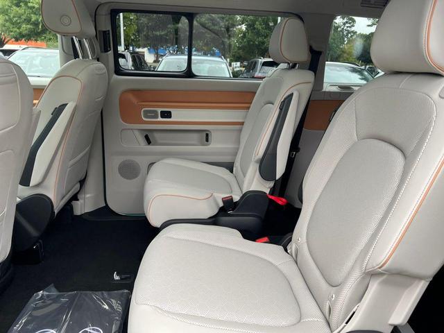 Photo of 2025 Green Volkswagen ID. Buzz