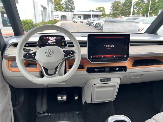 Photo of 2025 Green Volkswagen ID. Buzz