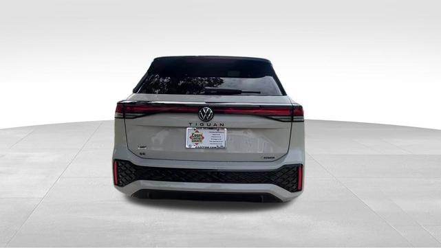 Photo of 2025 Sandstone Volkswagen Tiguan