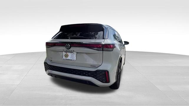 Photo of 2025 Sandstone Volkswagen Tiguan