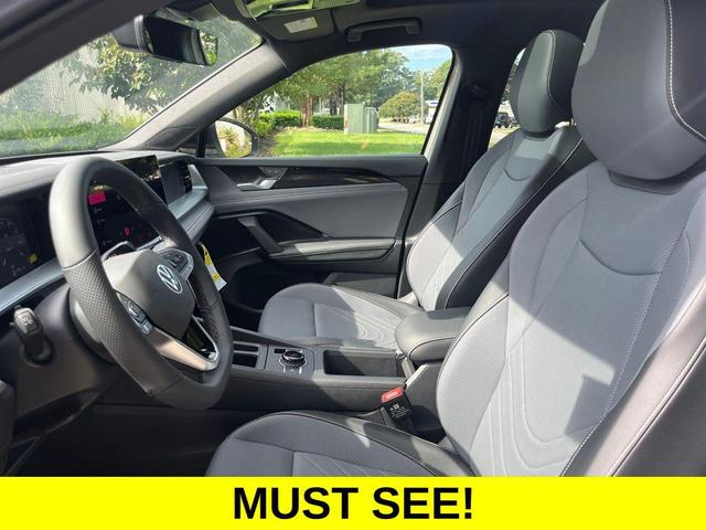 Photo of 2025 Sandstone Volkswagen Tiguan