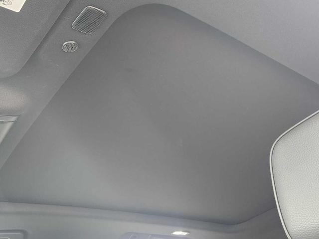 Photo of 2023 White Frost Tri-Coat GMC Yukon XL
