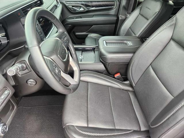 Photo of 2023 White Frost Tri-Coat GMC Yukon XL
