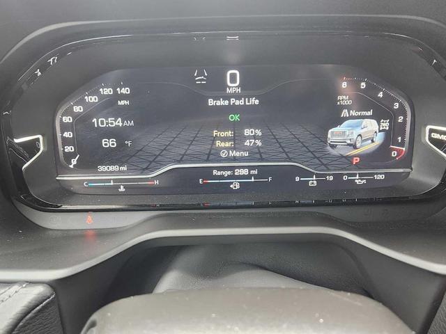 Photo of 2023 White Frost Tri-Coat GMC Yukon XL