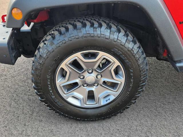 Photo of 2014 Flame Red Clearcoat Jeep Wrangler