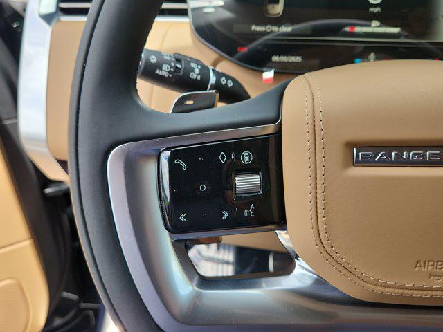Photo of 2025 British Racing Green SV Bespoke Ultra Met Gloss Land Rover Range Rover