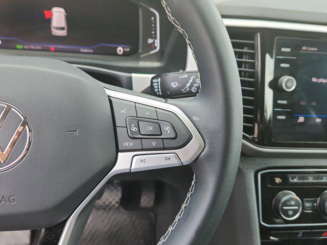 Photo of 2023 Pure White Volkswagen Atlas