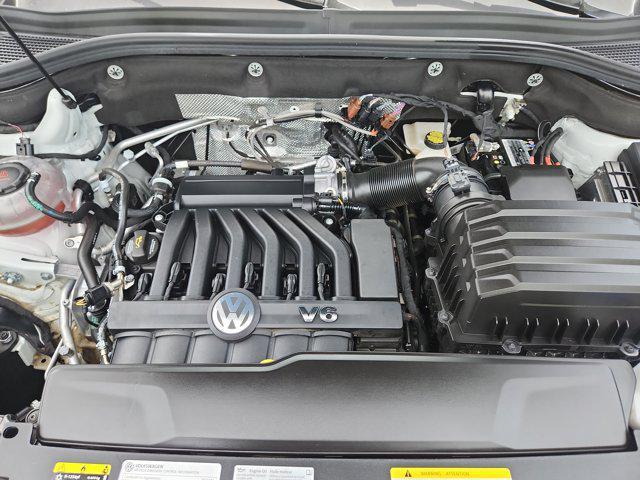 Photo of 2023 Pure White Volkswagen Atlas