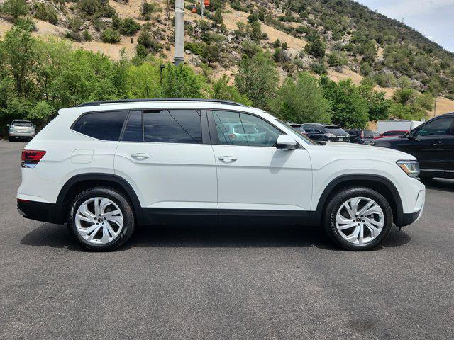 Photo of 2023 Pure White Volkswagen Atlas