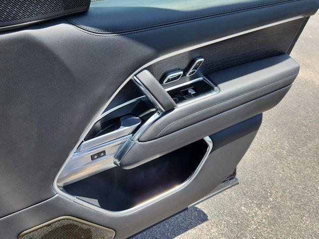 Photo of 2022 Santorini Black Metallic Land Rover Range Rover