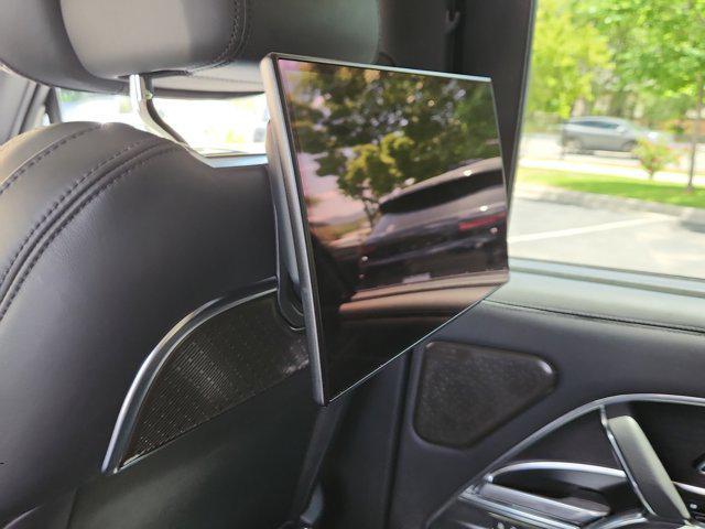 Photo of 2022 Santorini Black Metallic Land Rover Range Rover