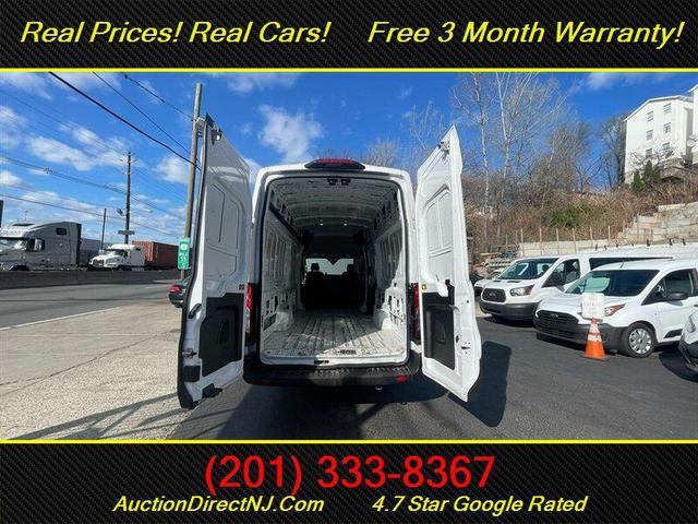 Photo of 2022 White Ford Transit-350