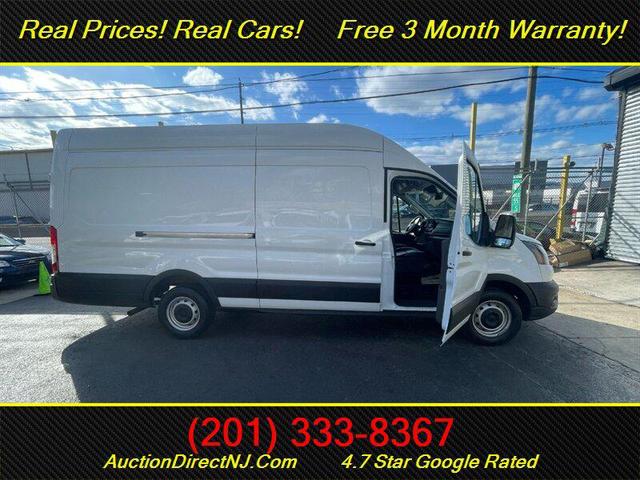 Photo of 2022 White Ford Transit-350