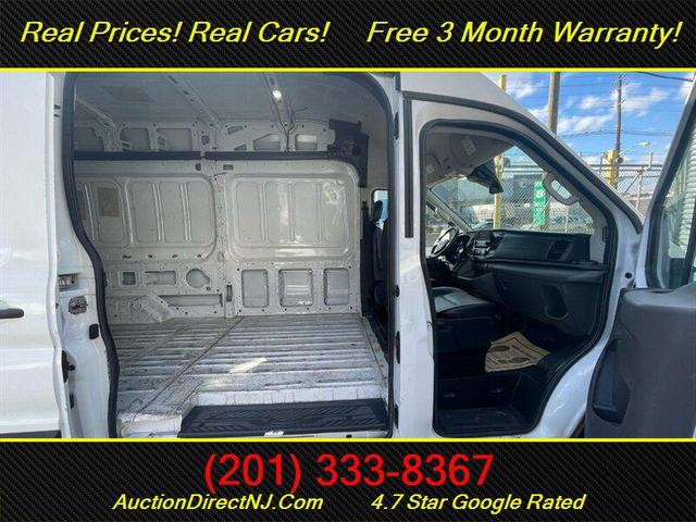 Photo of 2022 White Ford Transit-350