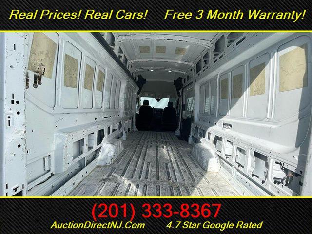 Photo of 2022 White Ford Transit-350