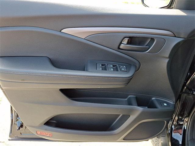 Photo of 2025 Crystal Black Pearl Honda Ridgeline