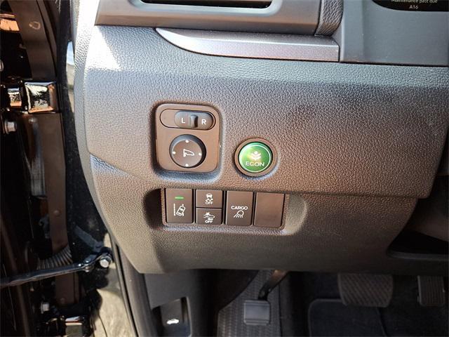 Photo of 2025 Crystal Black Pearl Honda Ridgeline