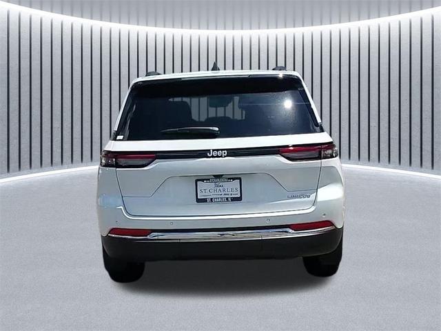 Photo of 2025 Bright White Clearcoat Jeep Grand Cherokee