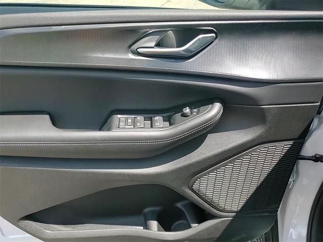 Photo of 2025 Bright White Clearcoat Jeep Grand Cherokee