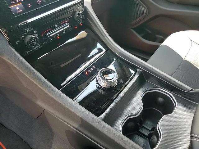 Photo of 2025 Bright White Clearcoat Jeep Grand Cherokee