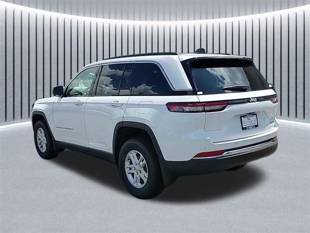 Photo of 2025 Bright White Clearcoat Jeep Grand Cherokee