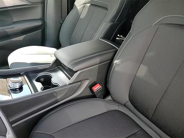 Photo of 2025 Bright White Clearcoat Jeep Grand Cherokee