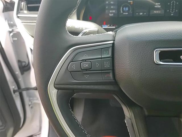 Photo of 2025 Bright White Clearcoat Jeep Grand Cherokee