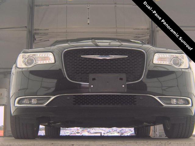 Photo of 2021 Gloss Black Chrysler 300