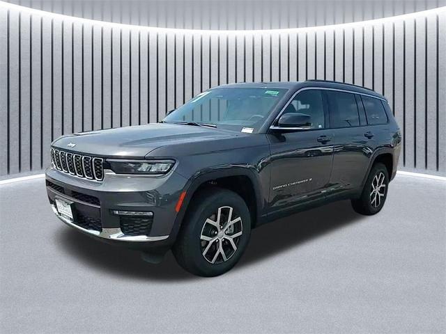 Photo of 2025 Baltic Gray Metallic Clearcoat Jeep Grand Cherokee L
