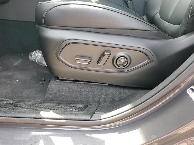 Photo of 2025 Baltic Gray Metallic Clearcoat Jeep Grand Cherokee L