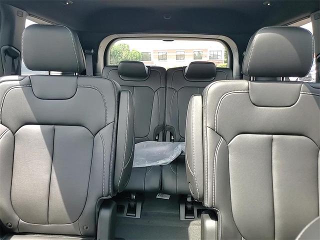 Photo of 2025 Baltic Gray Metallic Clearcoat Jeep Grand Cherokee L