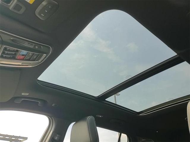 Photo of 2025 Baltic Gray Metallic Clearcoat Jeep Grand Cherokee L