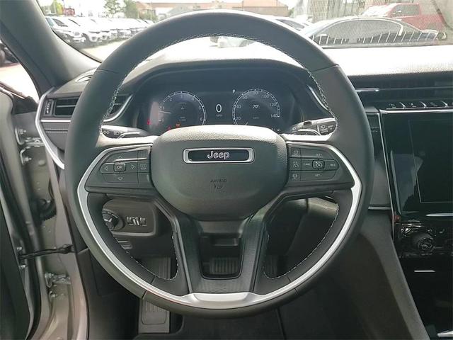 Photo of 2025 Silver Zynith Jeep Grand Cherokee L