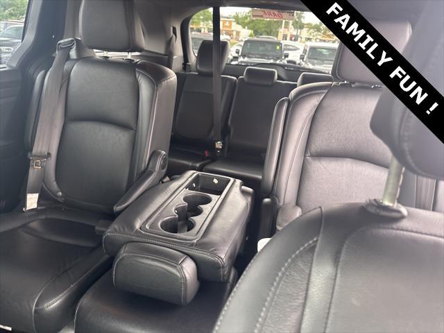 Photo of 2022 Crystal Black Pearl Honda Odyssey