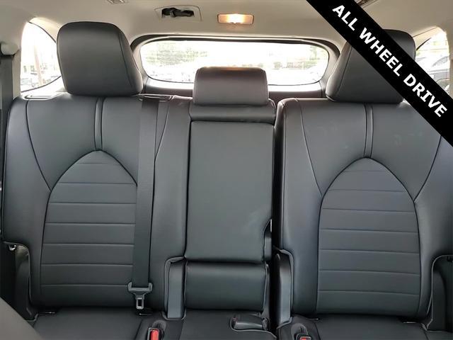 Photo of 2020 Midnight Black Toyota Highlander