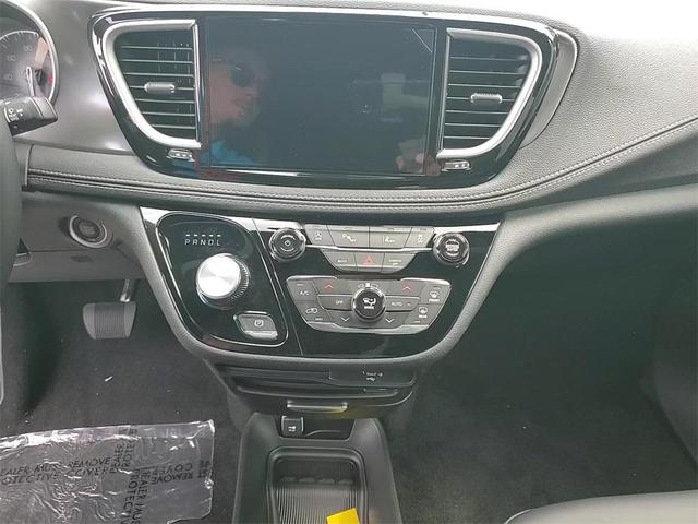 Photo of 2026 Pw7 Chrysler Pacifica
