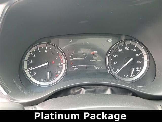 Photo of 2021 Midnight Black Metallic Toyota Highlander