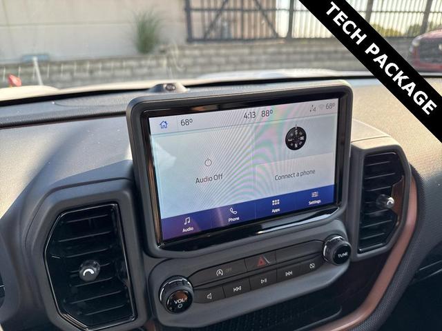 Photo of 2022 Oxford White Ford Bronco Sport