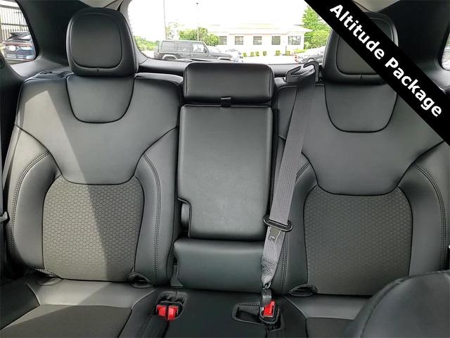 Photo of 2021 Granite Crystal Metallic Clearcoat Jeep Cherokee