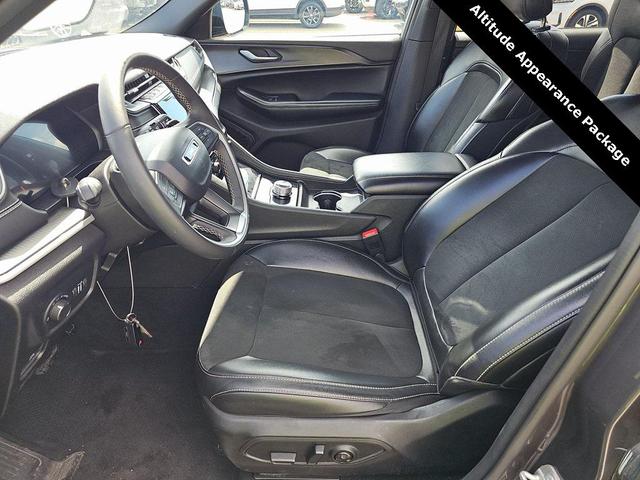 Photo of 2024 Baltic Gray Metallic Clearcoat Jeep Grand Cherokee L