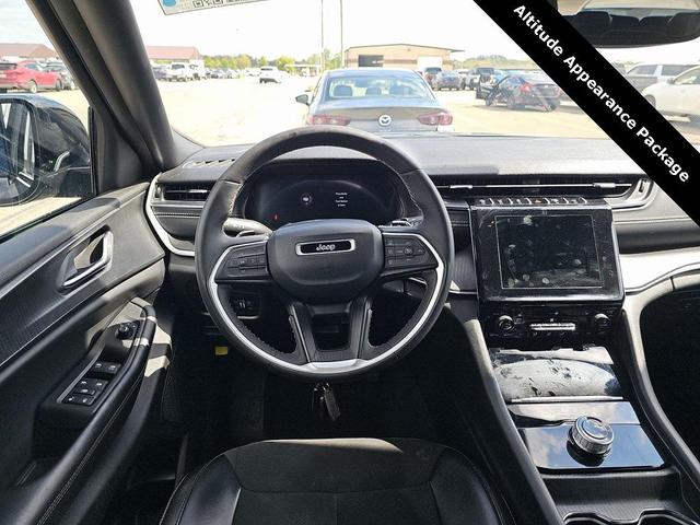 Photo of 2024 Baltic Gray Metallic Clearcoat Jeep Grand Cherokee L