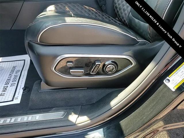 Photo of 2022 Diamond Black Crystal Pearlcoat Jeep Grand Cherokee 4xe