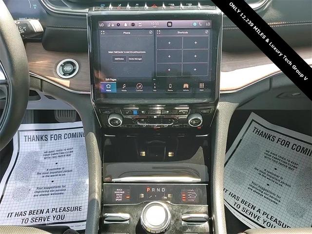 Photo of 2022 Diamond Black Crystal Pearlcoat Jeep Grand Cherokee 4xe