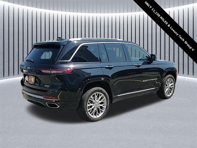 Photo of 2022 Diamond Black Crystal Pearlcoat Jeep Grand Cherokee 4xe