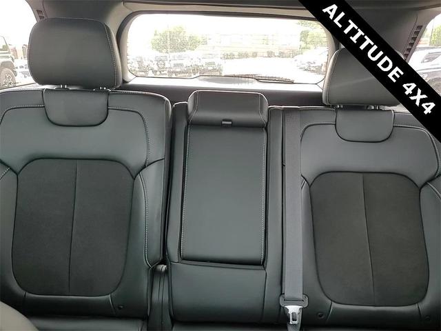 Photo of 2022 Bright White Clearcoat Jeep Grand Cherokee