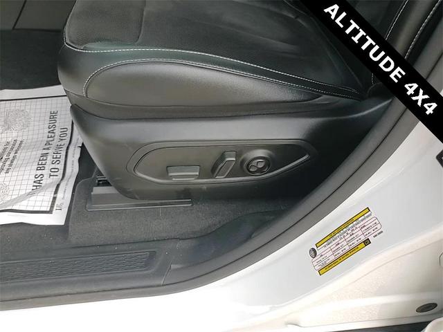 Photo of 2022 Bright White Clearcoat Jeep Grand Cherokee