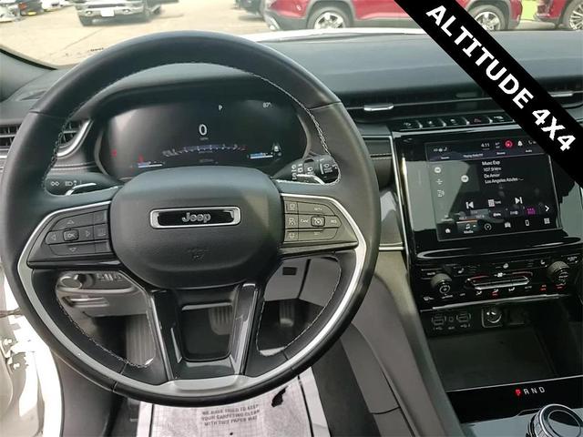 Photo of 2022 Bright White Clearcoat Jeep Grand Cherokee