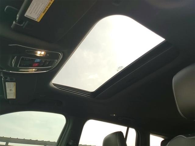 Photo of 2022 Bright White Clearcoat Jeep Grand Cherokee