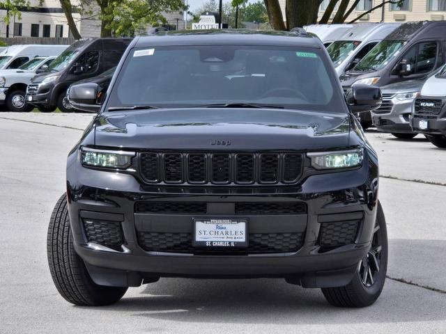 Photo of 2025 Diamond Black Crystal Pearlcoat Jeep Grand Cherokee L