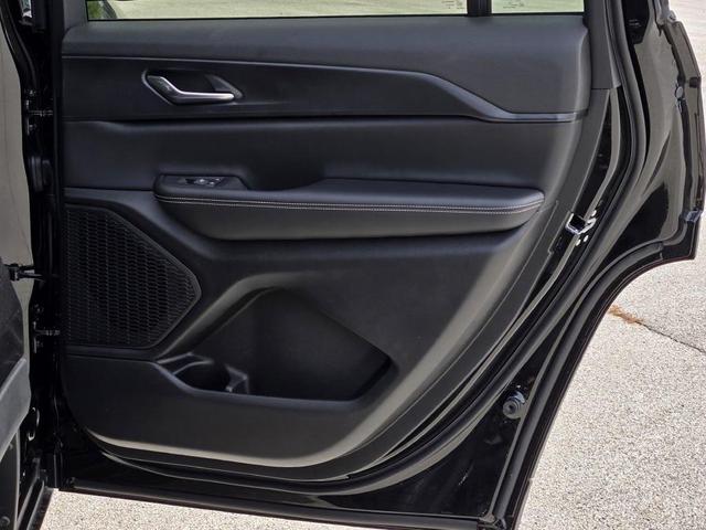 Photo of 2025 Diamond Black Crystal Pearlcoat Jeep Grand Cherokee L